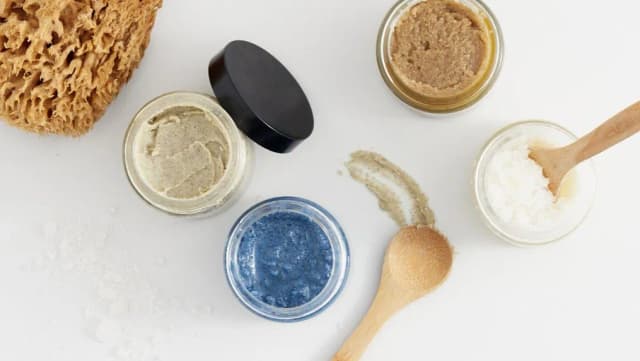 Jaki peeling do ciała wybrać, aby uniknąć podrażnień i zyskać gładką skórę Jaki peeling do ciała wybrać, aby uniknąć podrażnień i zyskać gładką skórę
